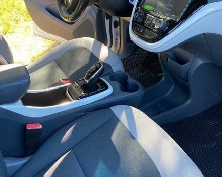 Белый Шевроле Bolt EV, объемом двигателя 0 л и пробегом 136 тыс. км за 14000 $, фото 1 на Automoto.ua
