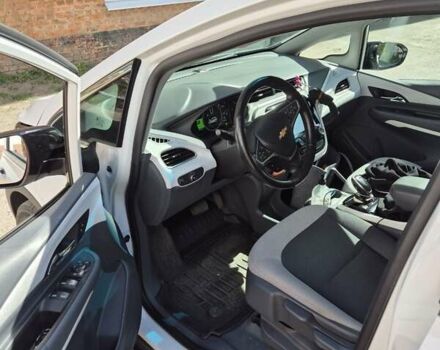 Белый Шевроле Bolt EV, объемом двигателя 0 л и пробегом 60 тыс. км за 17500 $, фото 1 на Automoto.ua