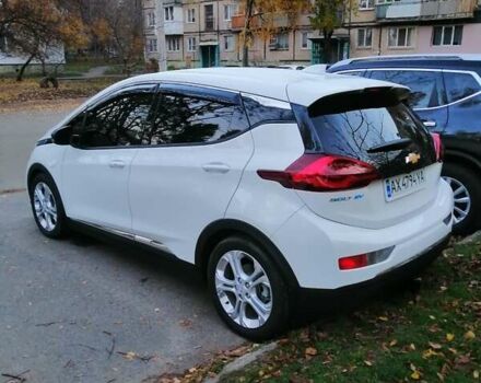 Белый Шевроле Bolt EV, объемом двигателя 0 л и пробегом 29 тыс. км за 17900 $, фото 4 на Automoto.ua