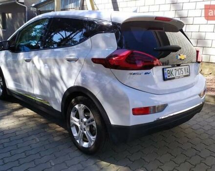 Белый Шевроле Bolt EV, объемом двигателя 0 л и пробегом 170 тыс. км за 14950 $, фото 7 на Automoto.ua