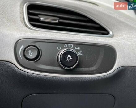 Белый Шевроле Bolt EV, объемом двигателя 0 л и пробегом 78 тыс. км за 16300 $, фото 17 на Automoto.ua