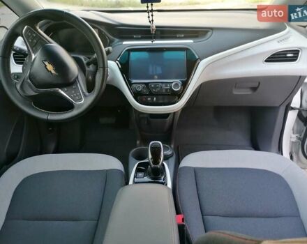Белый Шевроле Bolt EV, объемом двигателя 0 л и пробегом 41 тыс. км за 15800 $, фото 11 на Automoto.ua