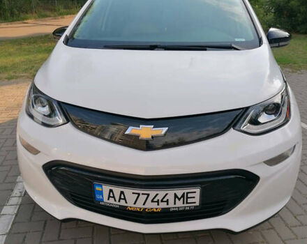 Белый Шевроле Bolt EV, объемом двигателя 0 л и пробегом 41 тыс. км за 16800 $, фото 2 на Automoto.ua