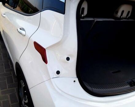 Белый Шевроле Bolt EV, объемом двигателя 0 л и пробегом 28 тыс. км за 18800 $, фото 37 на Automoto.ua