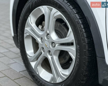 Белый Шевроле Bolt EV, объемом двигателя 0 л и пробегом 116 тыс. км за 16950 $, фото 29 на Automoto.ua