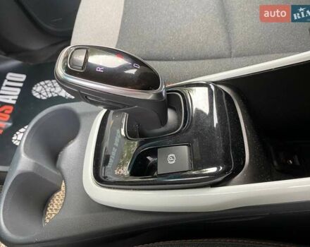 Белый Шевроле Bolt EV, объемом двигателя 0 л и пробегом 78 тыс. км за 16300 $, фото 25 на Automoto.ua