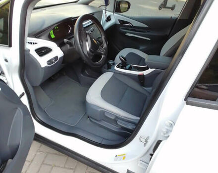 Белый Шевроле Bolt EV, объемом двигателя 0 л и пробегом 41 тыс. км за 16800 $, фото 13 на Automoto.ua