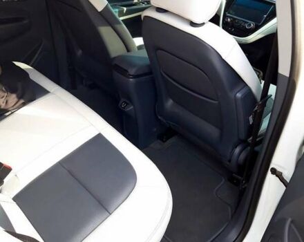 Белый Шевроле Bolt EV, объемом двигателя 0 л и пробегом 28 тыс. км за 18800 $, фото 36 на Automoto.ua