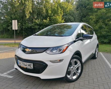 Белый Шевроле Bolt EV, объемом двигателя 0 л и пробегом 41 тыс. км за 16800 $, фото 1 на Automoto.ua