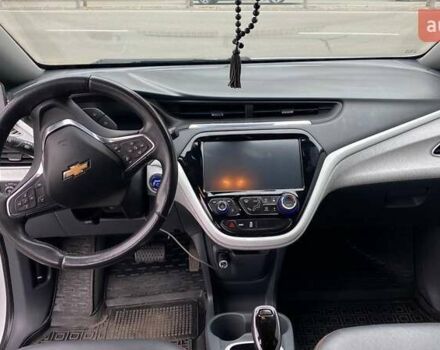 Белый Шевроле Bolt EV, объемом двигателя 0 л и пробегом 125 тыс. км за 16000 $, фото 14 на Automoto.ua