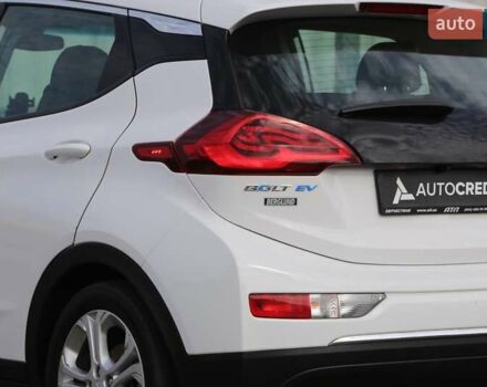 Белый Шевроле Bolt EV, объемом двигателя 0 л и пробегом 90 тыс. км за 19400 $, фото 7 на Automoto.ua