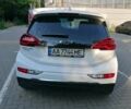 Белый Шевроле Bolt EV, объемом двигателя 0 л и пробегом 41 тыс. км за 15800 $, фото 5 на Automoto.ua