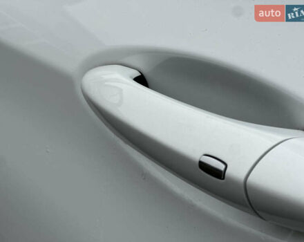Белый Шевроле Bolt EV, объемом двигателя 0 л и пробегом 116 тыс. км за 16950 $, фото 8 на Automoto.ua
