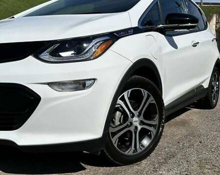 Белый Шевроле Bolt EV, объемом двигателя 0 л и пробегом 50 тыс. км за 20400 $, фото 4 на Automoto.ua