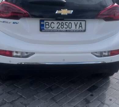 Белый Шевроле Bolt EV, объемом двигателя 0 л и пробегом 40 тыс. км за 15500 $, фото 4 на Automoto.ua