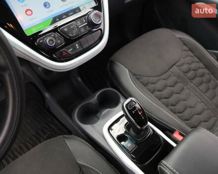 Белый Шевроле Bolt EV, объемом двигателя 0 л и пробегом 90 тыс. км за 19400 $, фото 20 на Automoto.ua