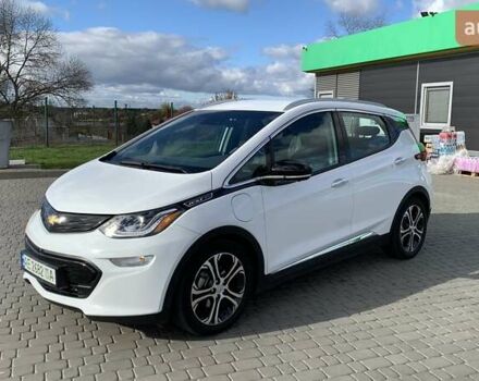 Белый Шевроле Bolt EV, объемом двигателя 0 л и пробегом 50 тыс. км за 24200 $, фото 1 на Automoto.ua