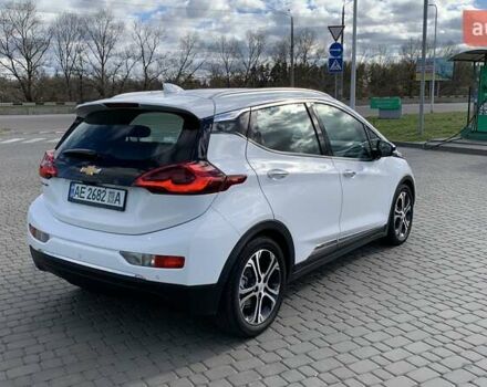 Белый Шевроле Bolt EV, объемом двигателя 0 л и пробегом 50 тыс. км за 24200 $, фото 5 на Automoto.ua