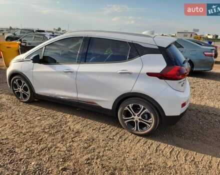 Белый Шевроле Bolt EV, объемом двигателя 0 л и пробегом 37 тыс. км за 3850 $, фото 1 на Automoto.ua