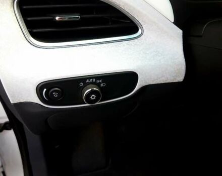 Белый Шевроле Bolt EV, объемом двигателя 0 л и пробегом 28 тыс. км за 18800 $, фото 35 на Automoto.ua