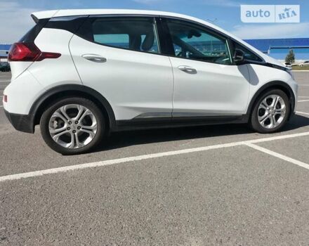 Белый Шевроле Bolt EV, объемом двигателя 0 л и пробегом 116 тыс. км за 17200 $, фото 5 на Automoto.ua