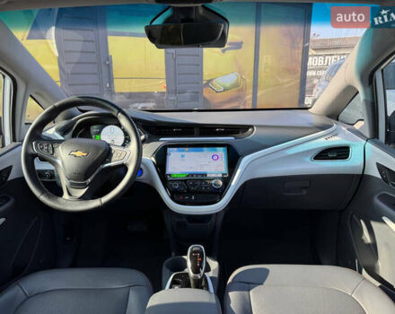 Белый Шевроле Bolt EV, объемом двигателя 0 л и пробегом 39 тыс. км за 16500 $, фото 45 на Automoto.ua
