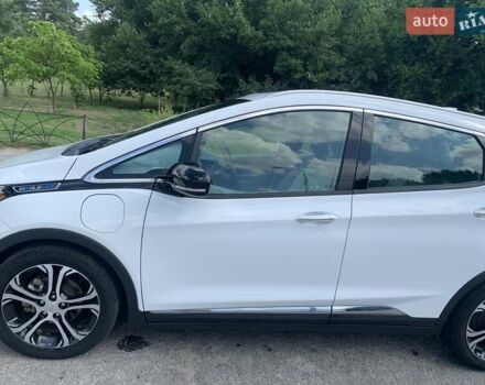 Белый Шевроле Bolt EV, объемом двигателя 0 л и пробегом 82 тыс. км за 18200 $, фото 10 на Automoto.ua