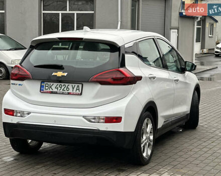 Белый Шевроле Bolt EV, объемом двигателя 0 л и пробегом 116 тыс. км за 16950 $, фото 5 на Automoto.ua