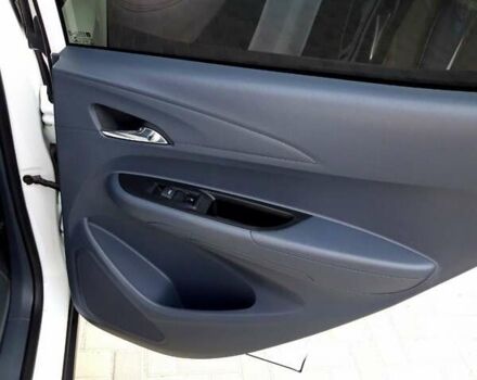 Белый Шевроле Bolt EV, объемом двигателя 0 л и пробегом 28 тыс. км за 18800 $, фото 33 на Automoto.ua