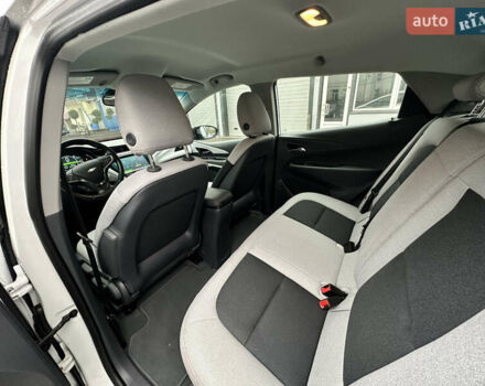 Белый Шевроле Bolt EV, объемом двигателя 0 л и пробегом 116 тыс. км за 16950 $, фото 23 на Automoto.ua