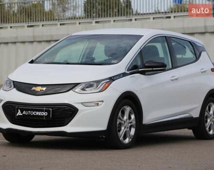 Белый Шевроле Bolt EV, объемом двигателя 0 л и пробегом 90 тыс. км за 19400 $, фото 2 на Automoto.ua