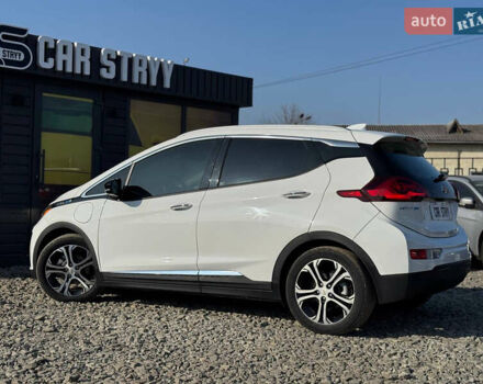 Белый Шевроле Bolt EV, объемом двигателя 0 л и пробегом 39 тыс. км за 16500 $, фото 21 на Automoto.ua