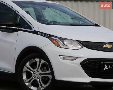 Белый Шевроле Bolt EV, объемом двигателя 0 л и пробегом 90 тыс. км за 19400 $, фото 3 на Automoto.ua
