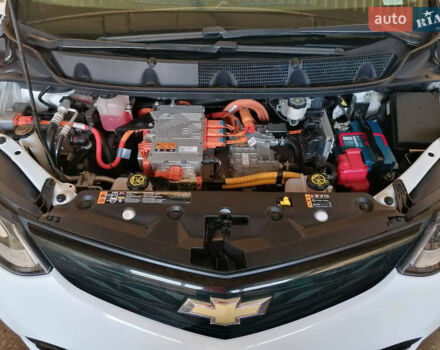 Белый Шевроле Bolt EV, объемом двигателя 0 л и пробегом 41 тыс. км за 16800 $, фото 4 на Automoto.ua