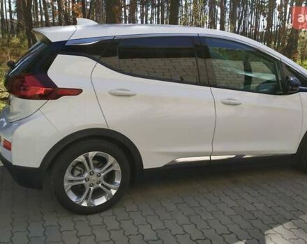 Белый Шевроле Bolt EV, объемом двигателя 0 л и пробегом 170 тыс. км за 14950 $, фото 1 на Automoto.ua