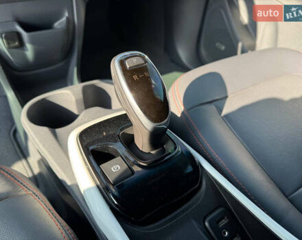 Белый Шевроле Bolt EV, объемом двигателя 0 л и пробегом 39 тыс. км за 16500 $, фото 72 на Automoto.ua