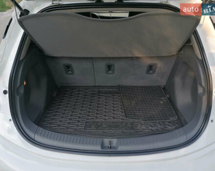 Белый Шевроле Bolt EV, объемом двигателя 0 л и пробегом 41 тыс. км за 16800 $, фото 23 на Automoto.ua