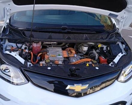 Белый Шевроле Bolt EV, объемом двигателя 0 л и пробегом 41 тыс. км за 16600 $, фото 19 на Automoto.ua