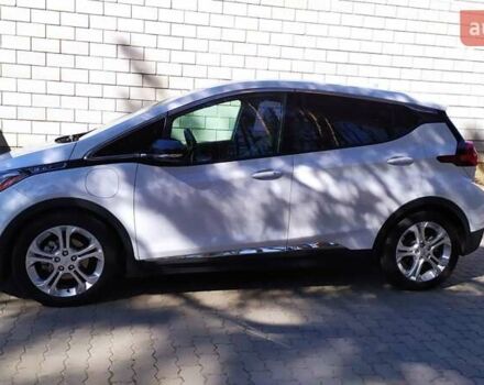 Белый Шевроле Bolt EV, объемом двигателя 0 л и пробегом 170 тыс. км за 14950 $, фото 8 на Automoto.ua