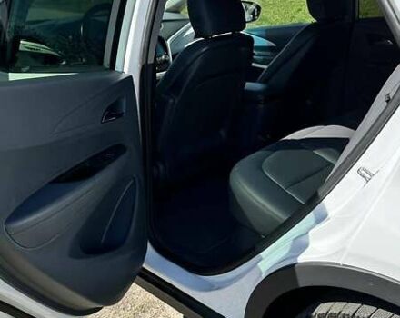 Белый Шевроле Bolt EV, объемом двигателя 0 л и пробегом 50 тыс. км за 20400 $, фото 12 на Automoto.ua
