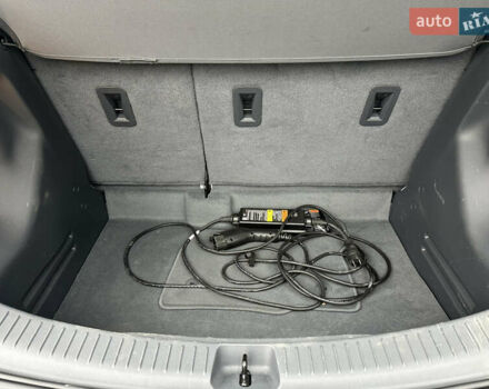 Белый Шевроле Bolt EV, объемом двигателя 0 л и пробегом 116 тыс. км за 16950 $, фото 25 на Automoto.ua