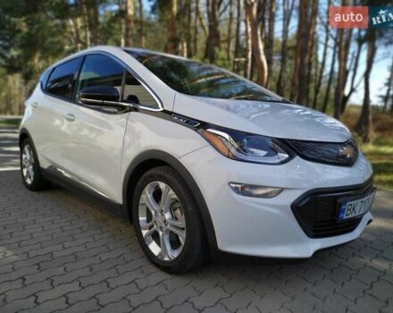 Белый Шевроле Bolt EV, объемом двигателя 0 л и пробегом 170 тыс. км за 14950 $, фото 2 на Automoto.ua