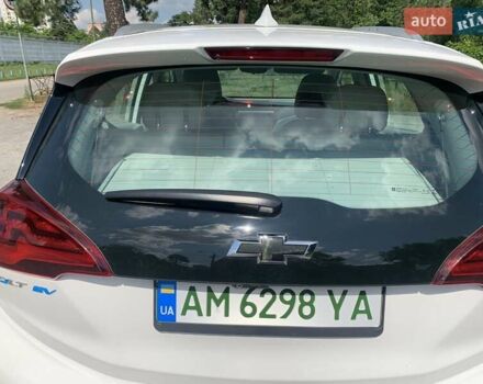 Белый Шевроле Bolt EV, объемом двигателя 0 л и пробегом 82 тыс. км за 18200 $, фото 16 на Automoto.ua