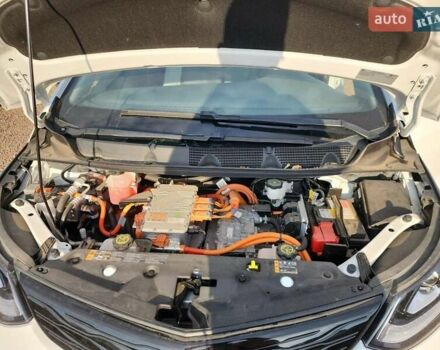 Белый Шевроле Bolt EV, объемом двигателя 0 л и пробегом 37 тыс. км за 3850 $, фото 10 на Automoto.ua