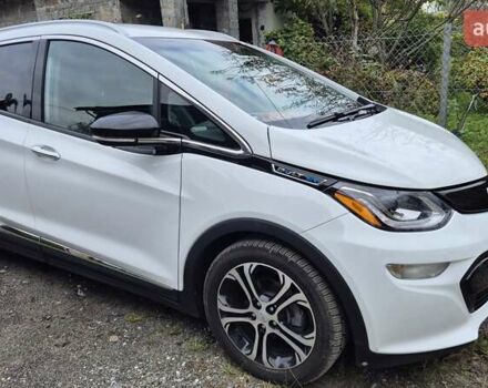 Белый Шевроле Bolt EV, объемом двигателя 0 л и пробегом 96 тыс. км за 17500 $, фото 3 на Automoto.ua