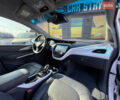 Белый Шевроле Bolt EV, объемом двигателя 0 л и пробегом 39 тыс. км за 16500 $, фото 39 на Automoto.ua
