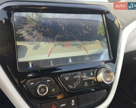 Белый Шевроле Bolt EV, объемом двигателя 0 л и пробегом 87 тыс. км за 17700 $, фото 20 на Automoto.ua