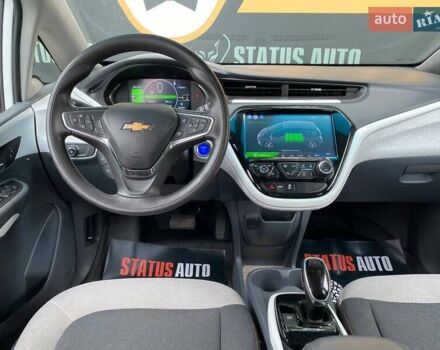 Белый Шевроле Bolt EV, объемом двигателя 0 л и пробегом 78 тыс. км за 16300 $, фото 27 на Automoto.ua