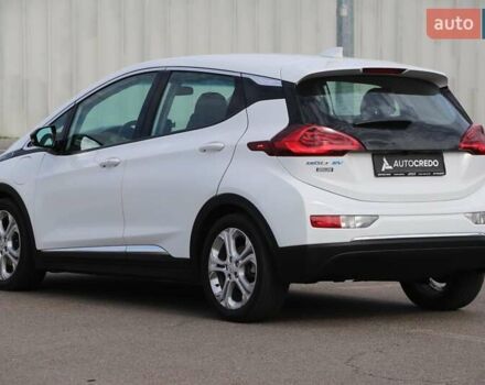 Белый Шевроле Bolt EV, объемом двигателя 0 л и пробегом 90 тыс. км за 19400 $, фото 4 на Automoto.ua