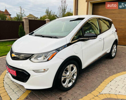 Белый Шевроле Bolt EV, объемом двигателя 0 л и пробегом 100 тыс. км за 14000 $, фото 2 на Automoto.ua